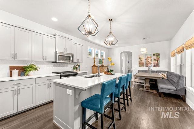 5707 W Hidden Springs Dr, Boise, ID 83714