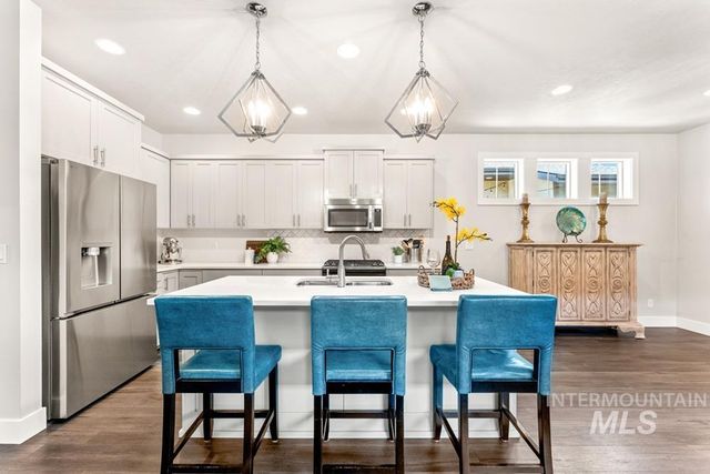 5707 W Hidden Springs Dr, Boise, ID 83714