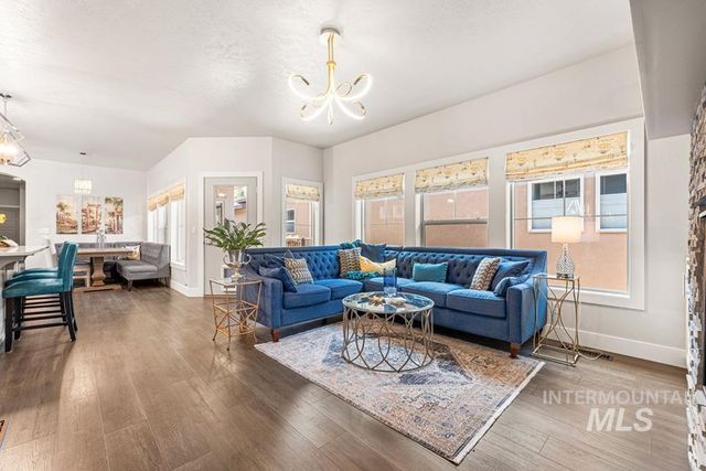 5707 W Hidden Springs Dr, Boise, ID 83714