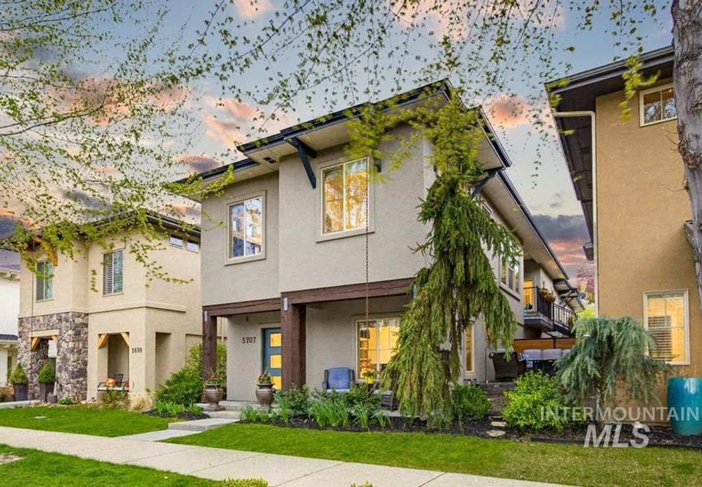 5707 W Hidden Springs Dr, Boise, ID 83714