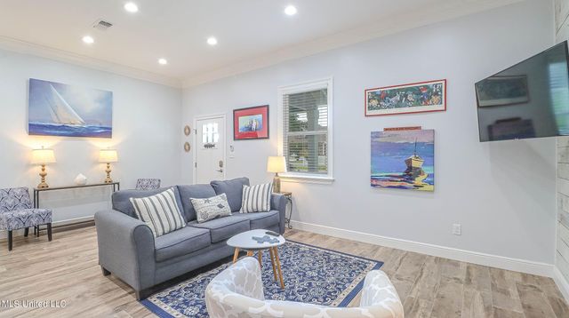 421 Carroll Avenue, Bay Saint Louis, MS 39520