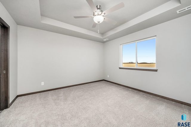 6704 E Thimbleweed St, Sioux Falls, SD 57110