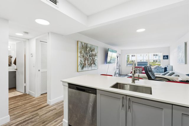 1502 S Lakeside Drive 116, Lake Worth Beach, FL 33460