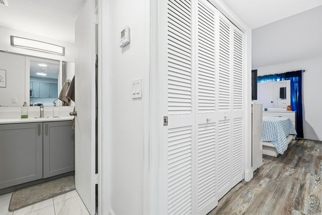 1502 S Lakeside Drive 116, Lake Worth Beach, FL 33460