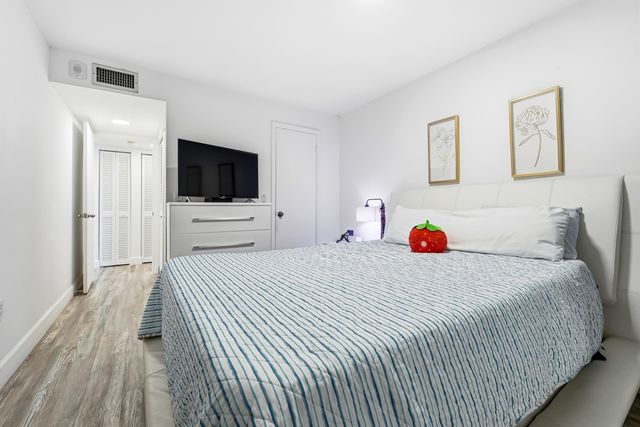 1502 S Lakeside Drive 116, Lake Worth Beach, FL 33460