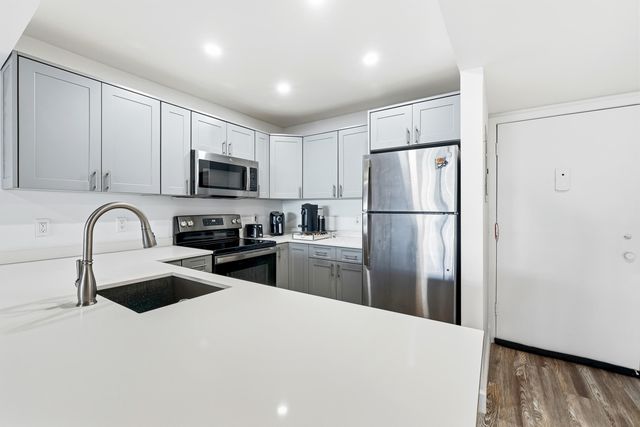 1502 S Lakeside Drive 116, Lake Worth Beach, FL 33460