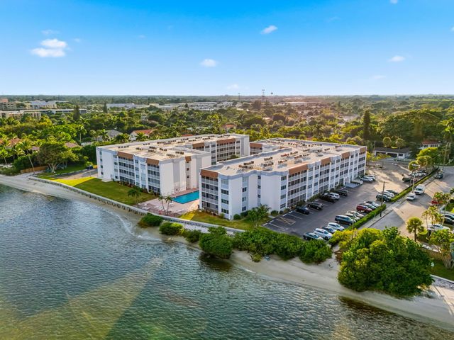 1502 S Lakeside Drive 116, Lake Worth Beach, FL 33460
