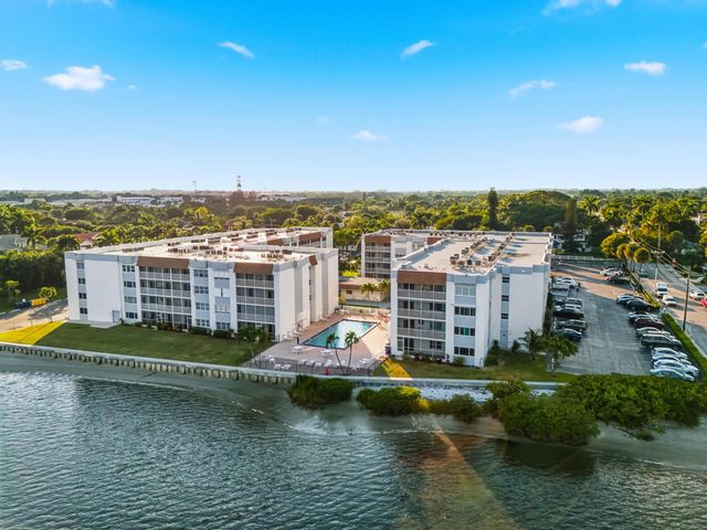 1502 S Lakeside Drive 116, Lake Worth Beach, FL 33460