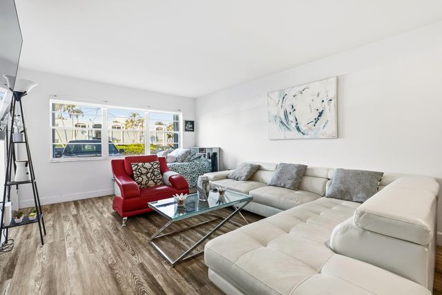 1502 S Lakeside Drive 116, Lake Worth Beach, FL 33460