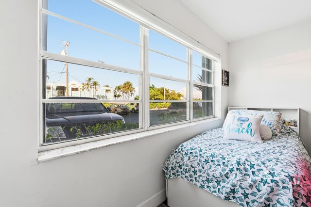 1502 S Lakeside Drive 116, Lake Worth Beach, FL 33460