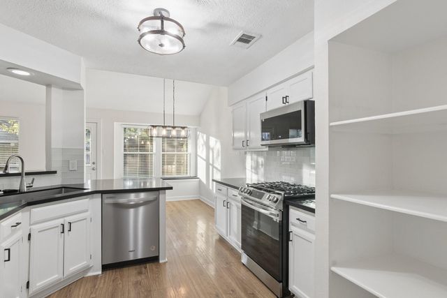2903 Parkwood Manor Drive, Houston, TX 77339
