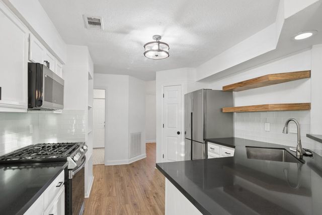 2903 Parkwood Manor Drive, Houston, TX 77339