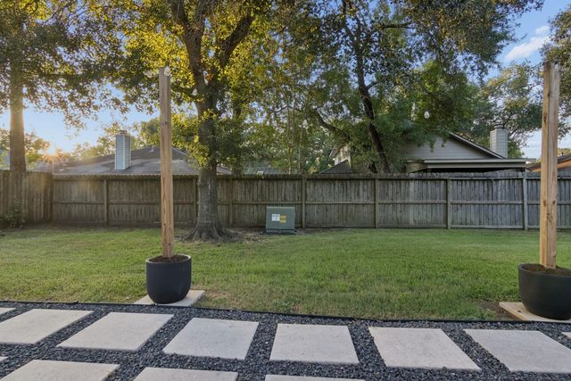 2903 Parkwood Manor Drive, Houston, TX 77339