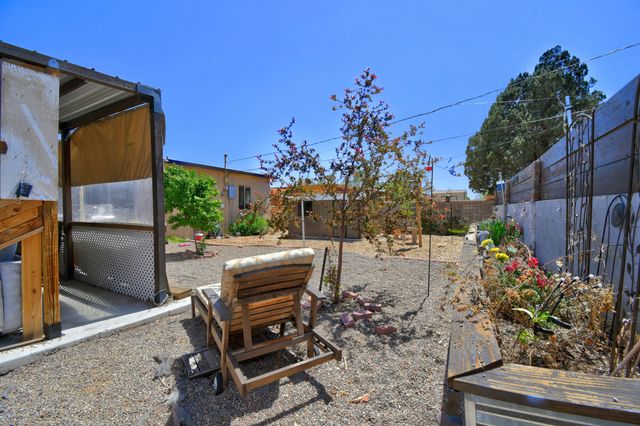 2533 La Veta Drive NE, Albuquerque, NM 87110