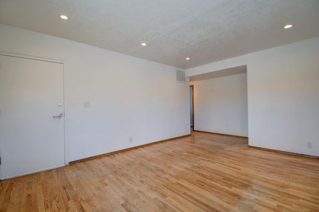 2533 La Veta Drive NE, Albuquerque, NM 87110