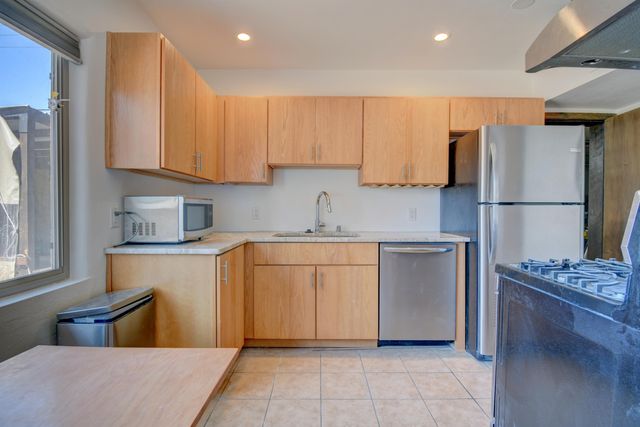 2533 La Veta Drive NE, Albuquerque, NM 87110
