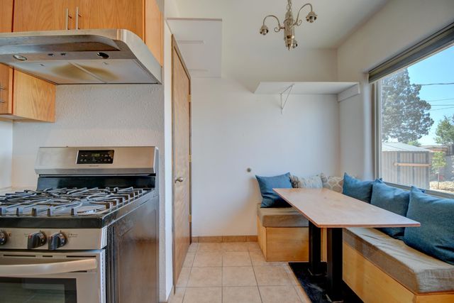 2533 La Veta Drive NE, Albuquerque, NM 87110
