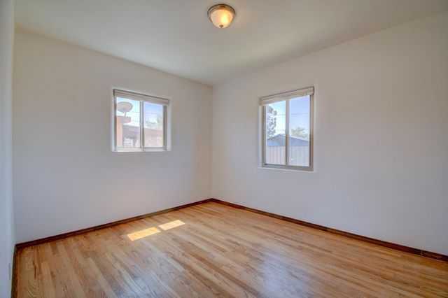 2533 La Veta Drive NE, Albuquerque, NM 87110