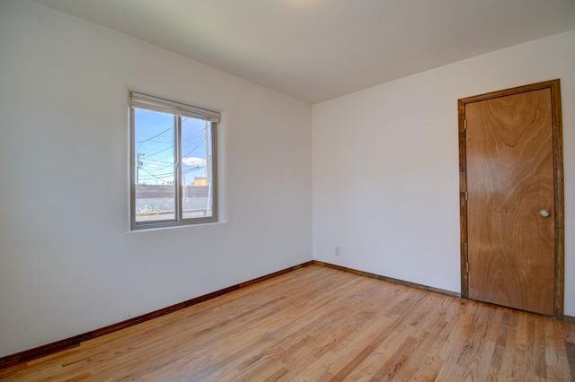 2533 La Veta Drive NE, Albuquerque, NM 87110