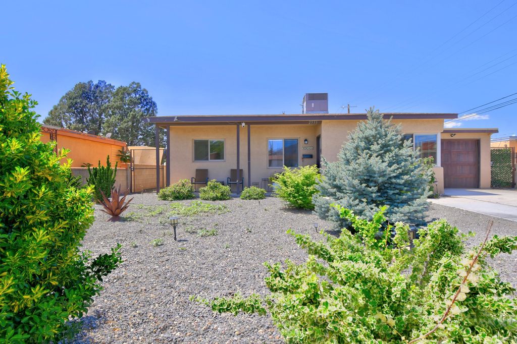 2533 La Veta Drive NE, Albuquerque, NM 87110