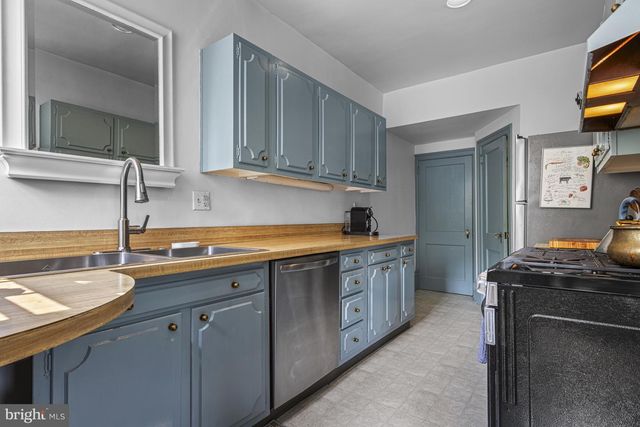 1104 WOODLAWN AVE, Wilmington, DE 19805