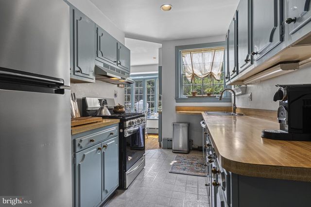 1104 WOODLAWN AVE, Wilmington, DE 19805
