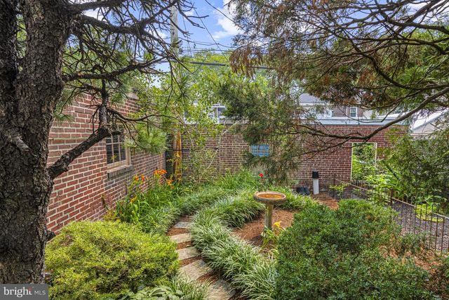 1104 WOODLAWN AVE, Wilmington, DE 19805