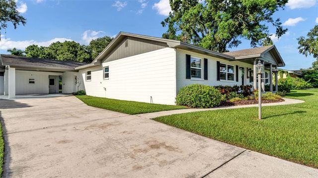 1807 STERLING DRIVE, Lakeland, FL 33813