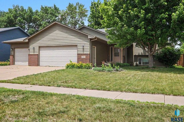 7404 W 66th St Street, Sioux Falls, SD 57106