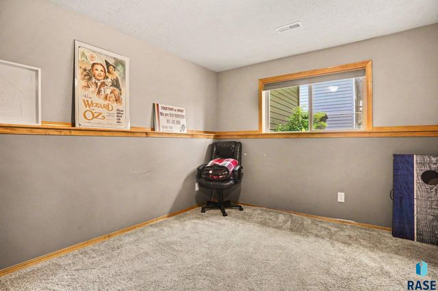 7404 W 66th St Street, Sioux Falls, SD 57106