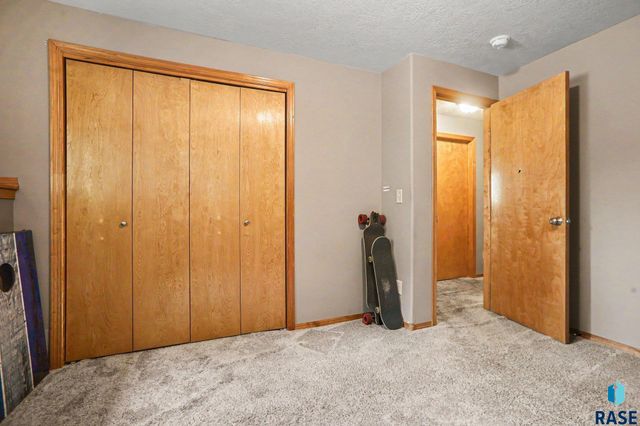 7404 W 66th St Street, Sioux Falls, SD 57106