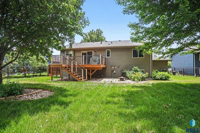 7404 W 66th St Street, Sioux Falls, SD 57106