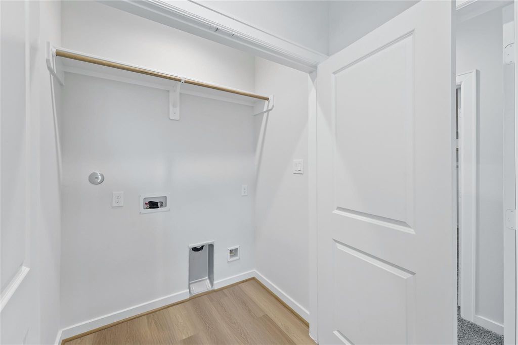 Image 11 of property listing at 1013 Erin Street S, Houston, TX 77009