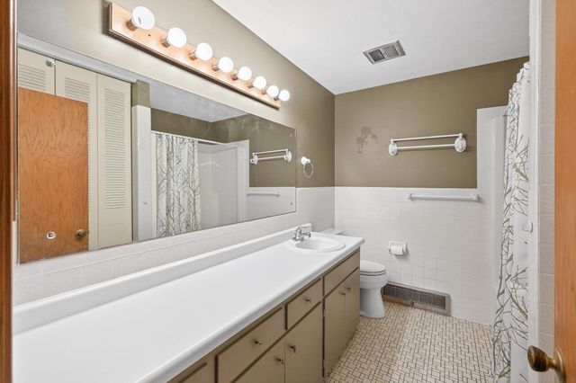 3527 37th Avenue NE, Saint Anthony, MN 55421