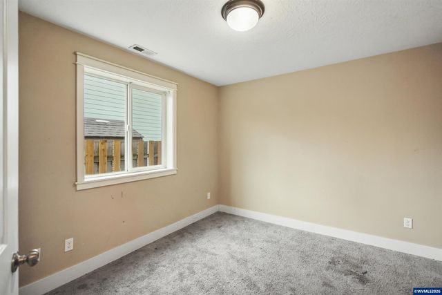 1055 SE Millright Av, Mcminnville, OR 97128