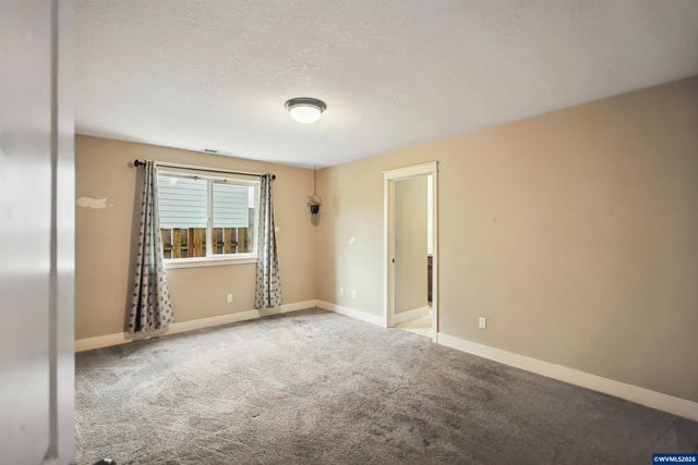 1055 SE Millright Av, Mcminnville, OR 97128