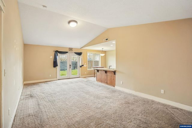 1055 SE Millright Av, Mcminnville, OR 97128