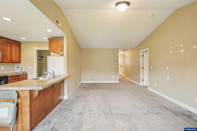 1055 SE Millright Av, Mcminnville, OR 97128