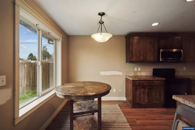 1055 SE Millright Av, Mcminnville, OR 97128