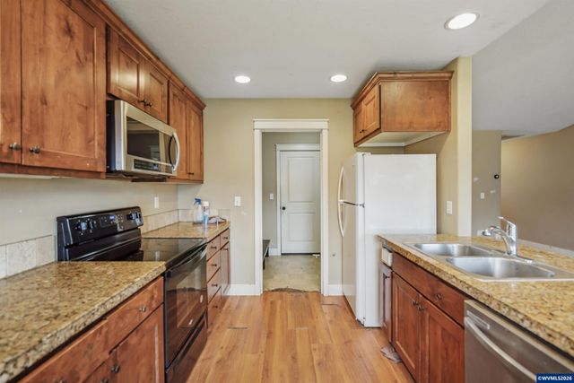 1055 SE Millright Av, Mcminnville, OR 97128