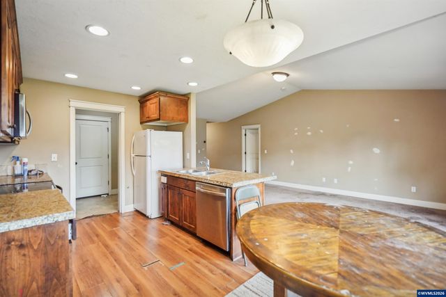 1055 SE Millright Av, Mcminnville, OR 97128