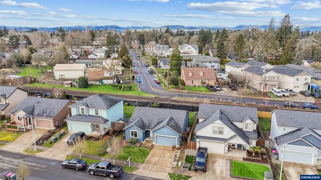 1055 SE Millright Av, Mcminnville, OR 97128