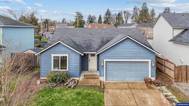 1055 SE Millright Av, Mcminnville, OR 97128