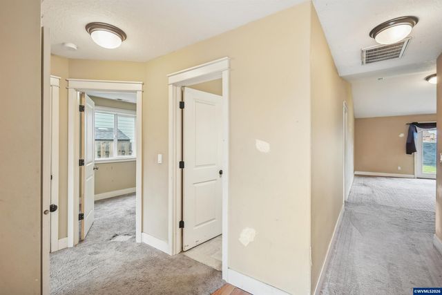 1055 SE Millright Av, Mcminnville, OR 97128