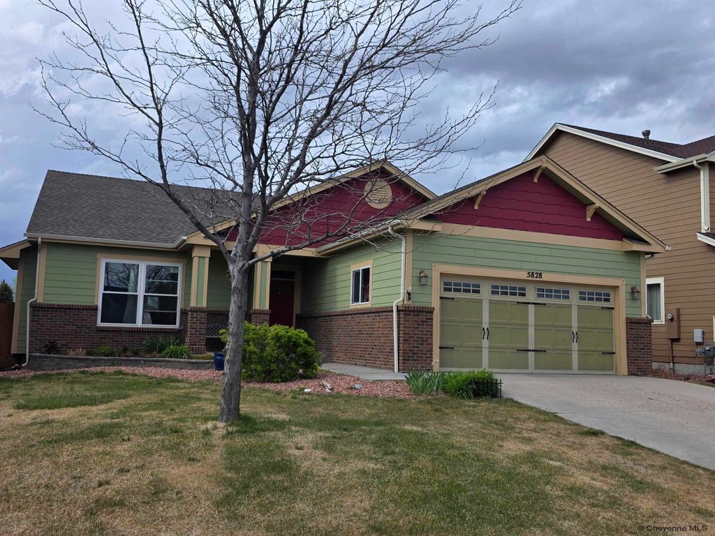 5828 KENOSHA ST, Cheyenne, WY 82001