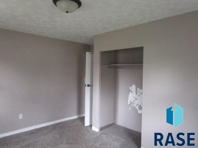 402 E 11th Ave Avenue, Mitchell, SD 57301