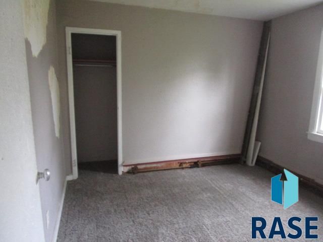 402 E 11th Ave Avenue, Mitchell, SD 57301