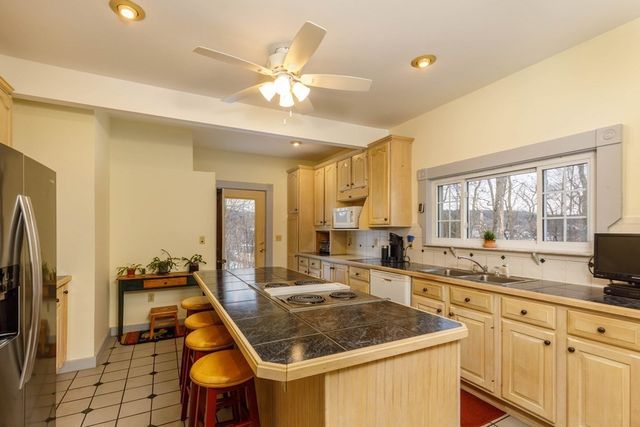 225 Wallingford Avenue, Athol, MA 01331