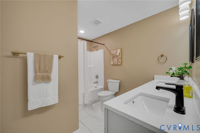 525 N Park Dr, Petersburg, VA 23805