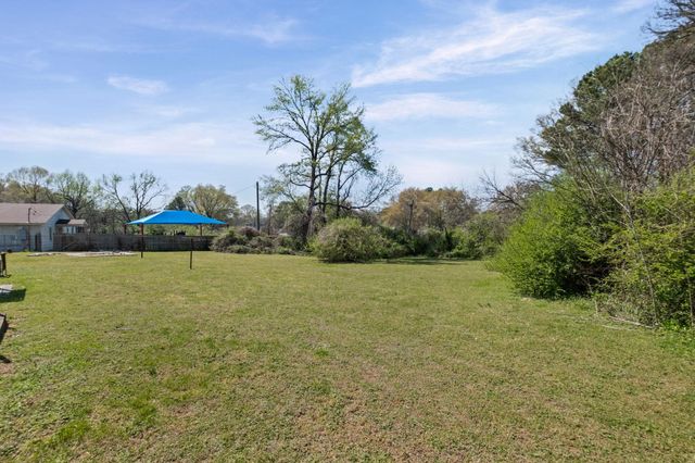 668 WESTVIEW RD, Memphis, TN 38109